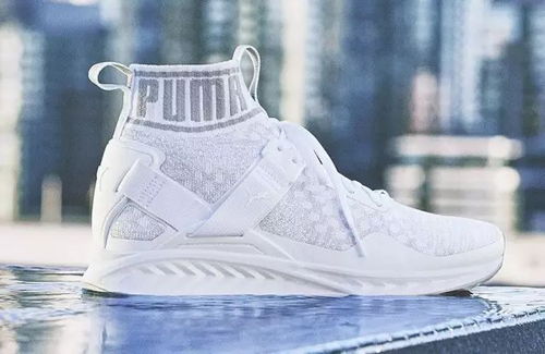 襪套鞋 明星效應下的時尚逆襲